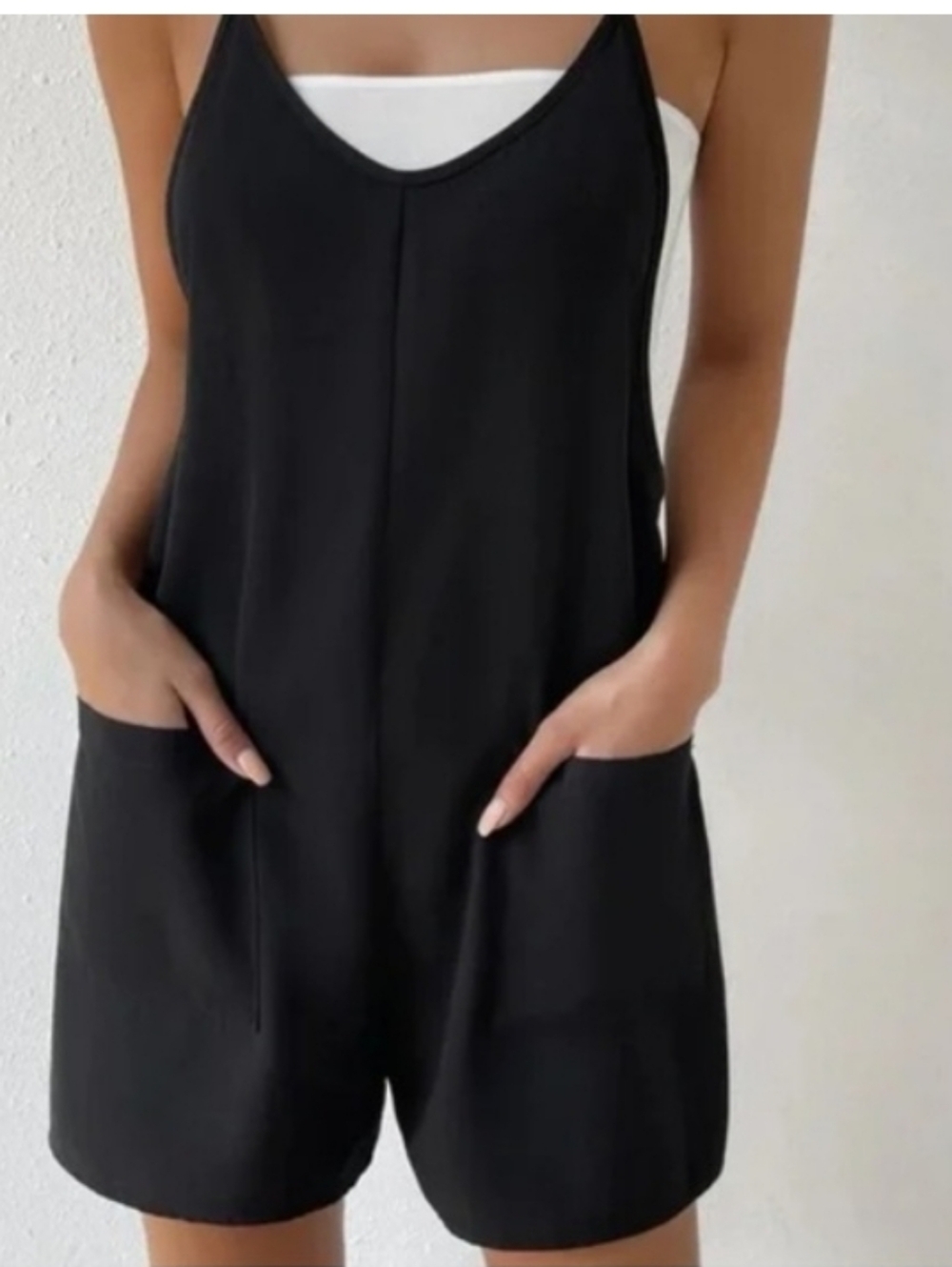 Black Spaghetti Strap Romper with Pockets Shein - Picture 2 of 4